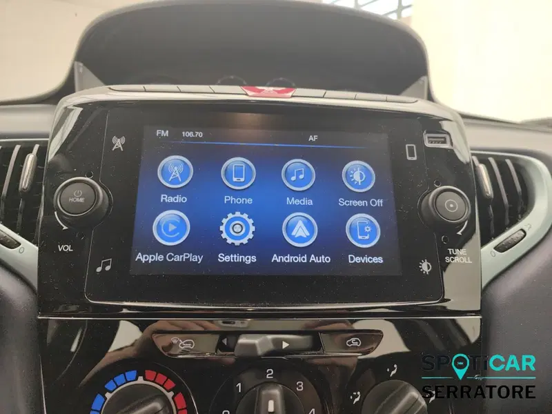 Lancia Ypsilon usata a Como (10)