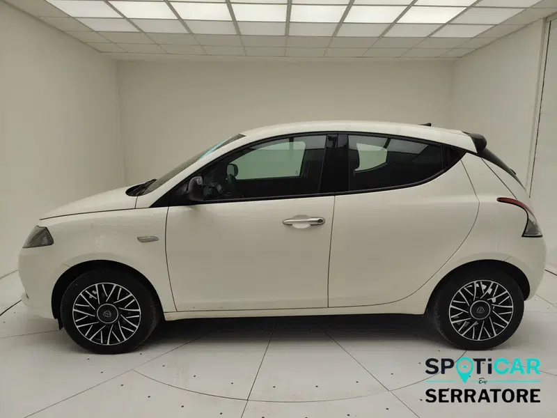Lancia Ypsilon usata a Como (4)