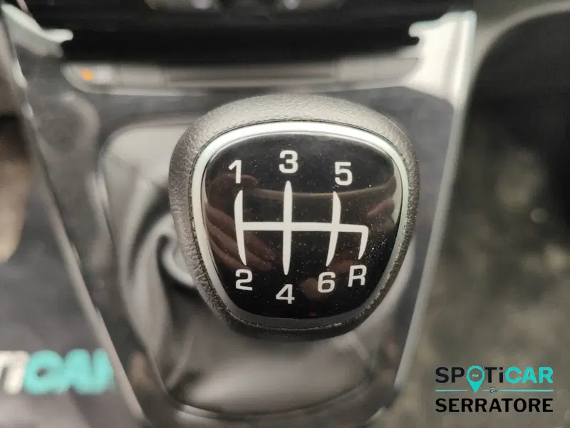 Lancia Ypsilon usata a Como (12)