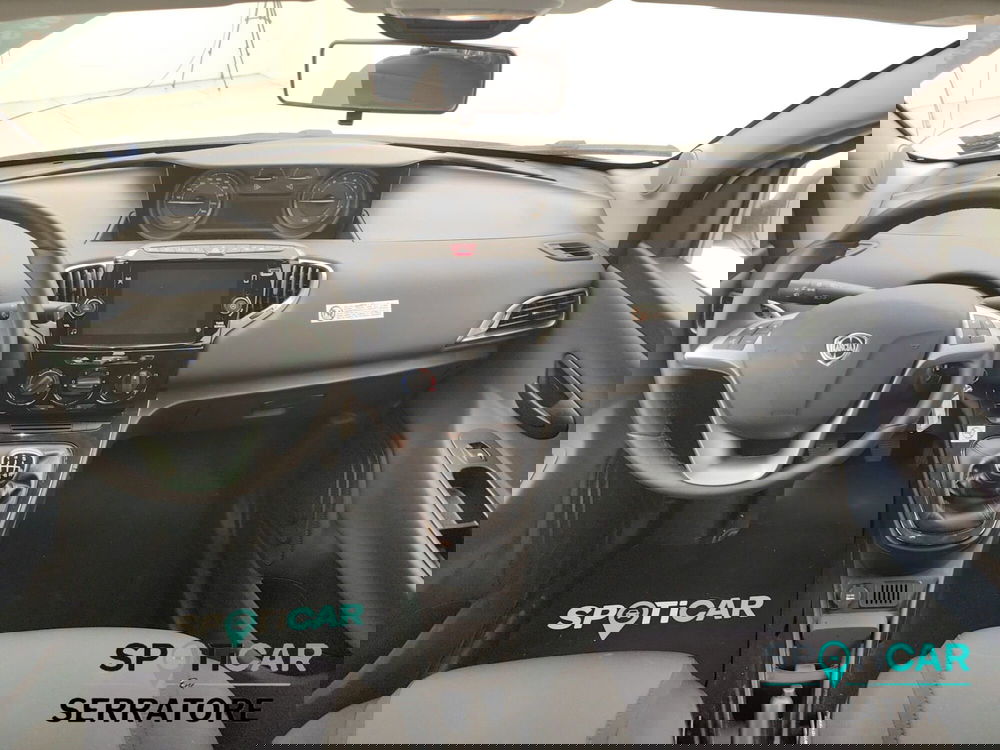 Lancia Ypsilon usata a Como (14)