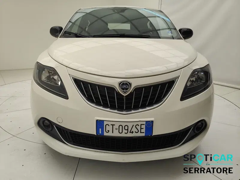 Lancia Ypsilon usata a Como (2)