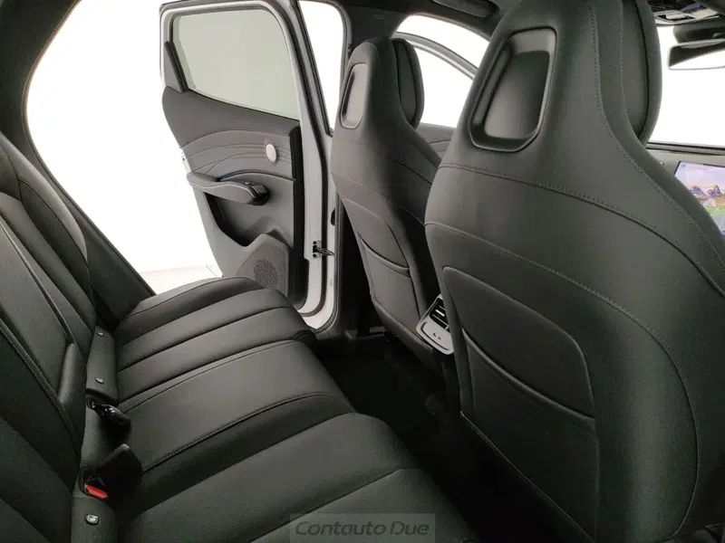 Omoda Omoda 7 SHS-P nuova a Caserta (8)