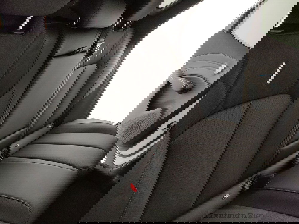 Omoda Omoda 7 SHS-P nuova a Caserta (10)