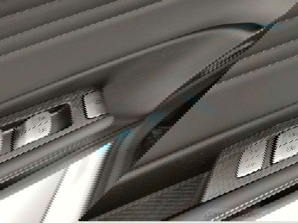 Omoda Omoda 7 SHS-P nuova a Caserta (17)