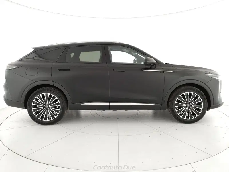 Omoda Omoda 9 SHS-P nuova a Caserta (4)