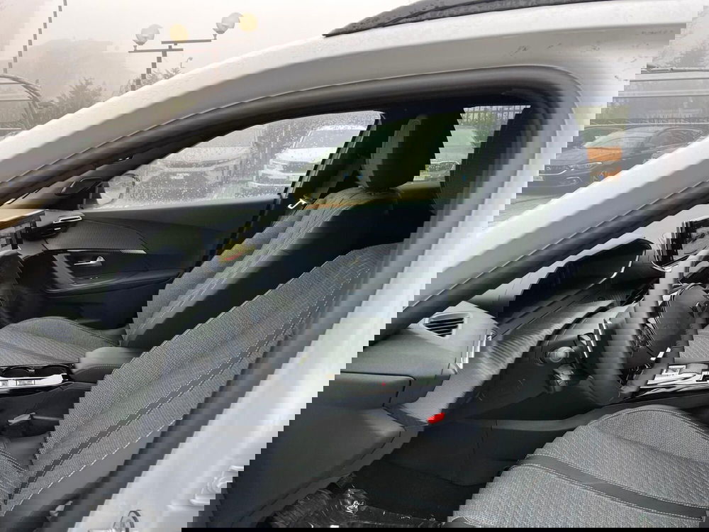 Peugeot 2008 nuova a Milano (13)