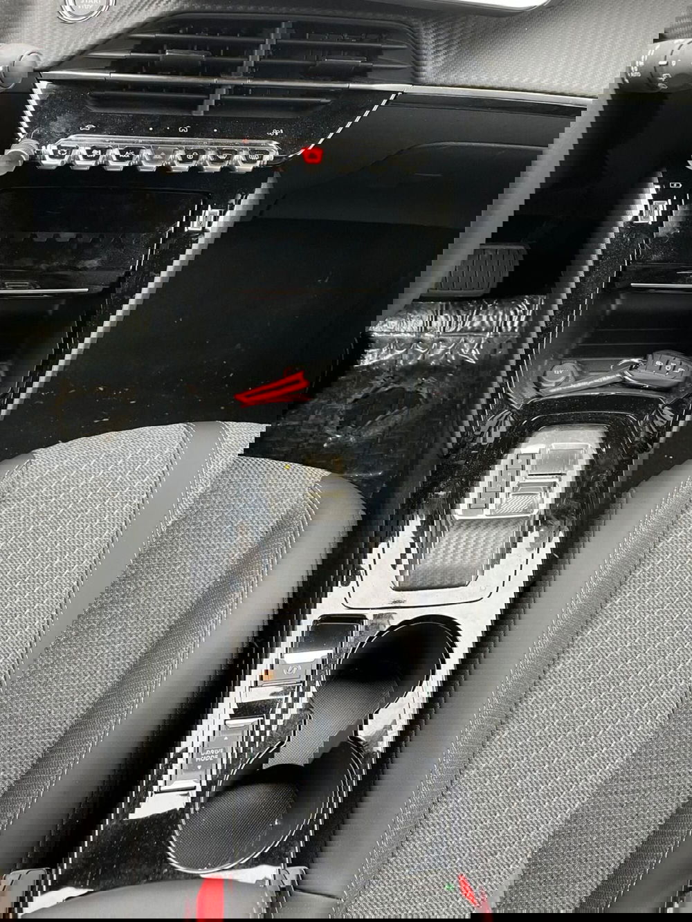 Peugeot 2008 nuova a Milano (19)