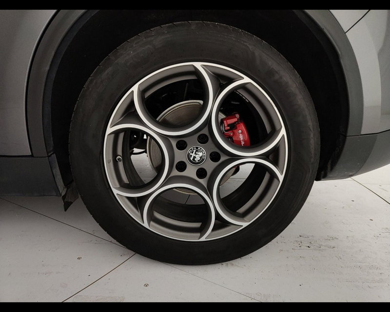 Alfa Romeo Stelvio usata a Caserta (12)