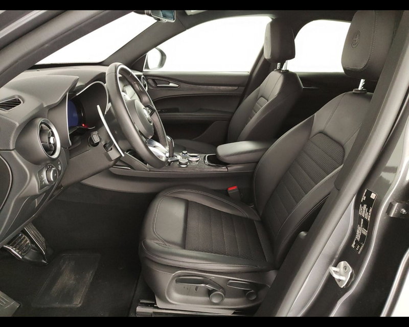 Alfa Romeo Stelvio usata a Caserta (16)