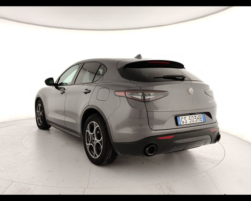 Alfa Romeo Stelvio usata a Caserta (5)