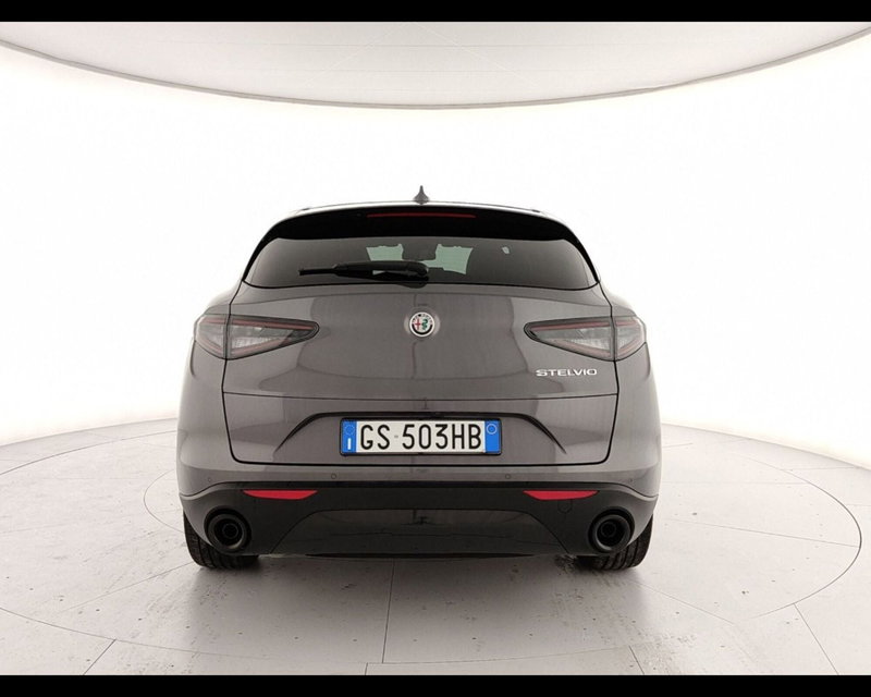 Alfa Romeo Stelvio usata a Caserta (6)