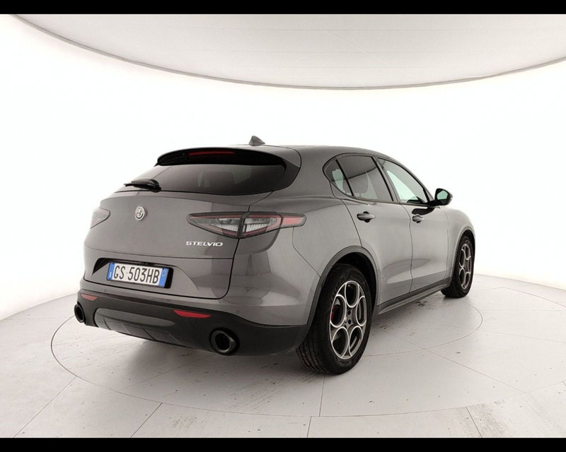 Alfa Romeo Stelvio usata a Caserta (7)