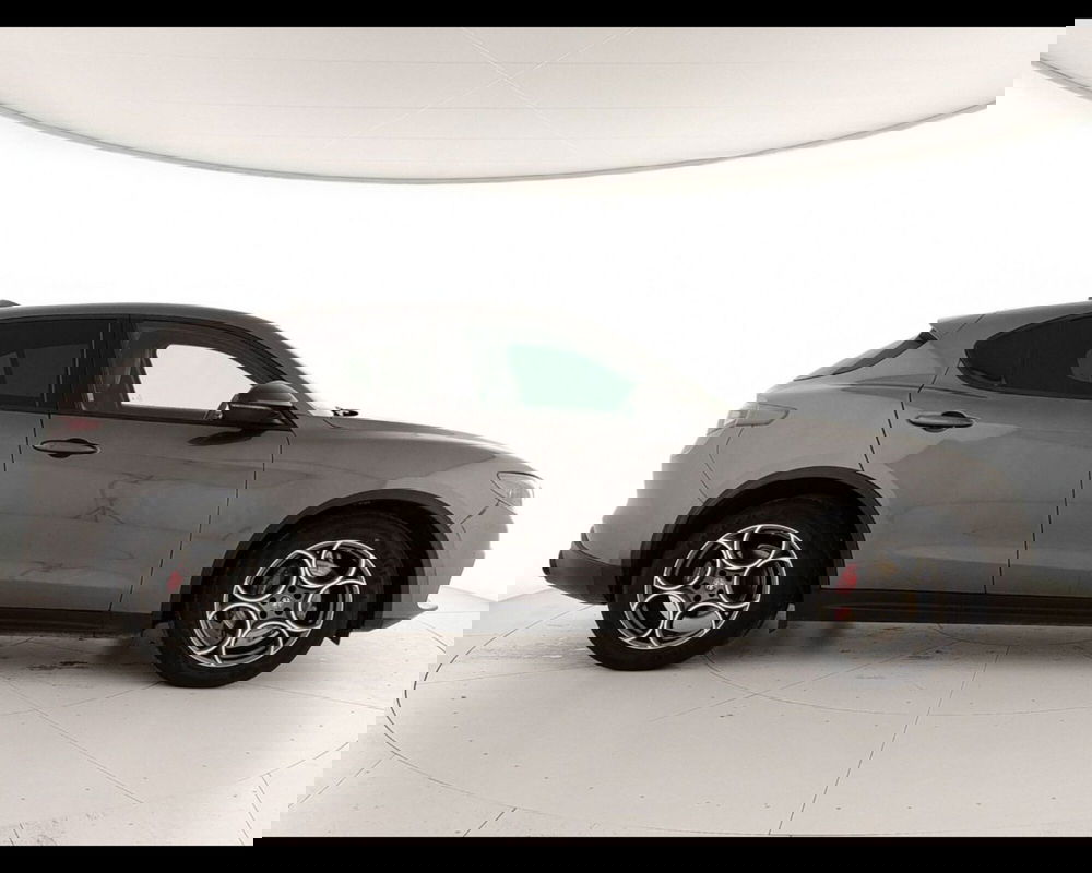 Alfa Romeo Stelvio usata a Caserta (8)