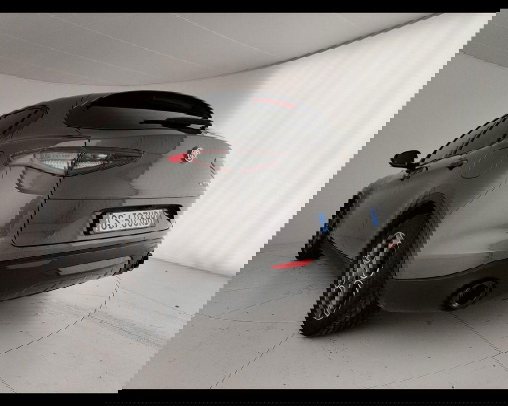 Alfa Romeo Stelvio usata a Caserta (9)