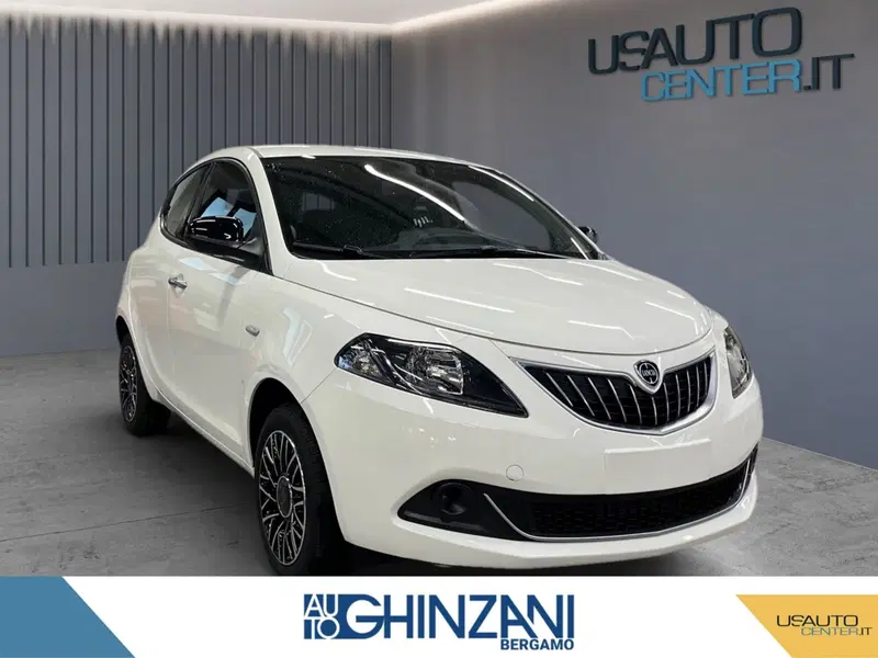 Lancia Ypsilon nuova a Bergamo (2)
