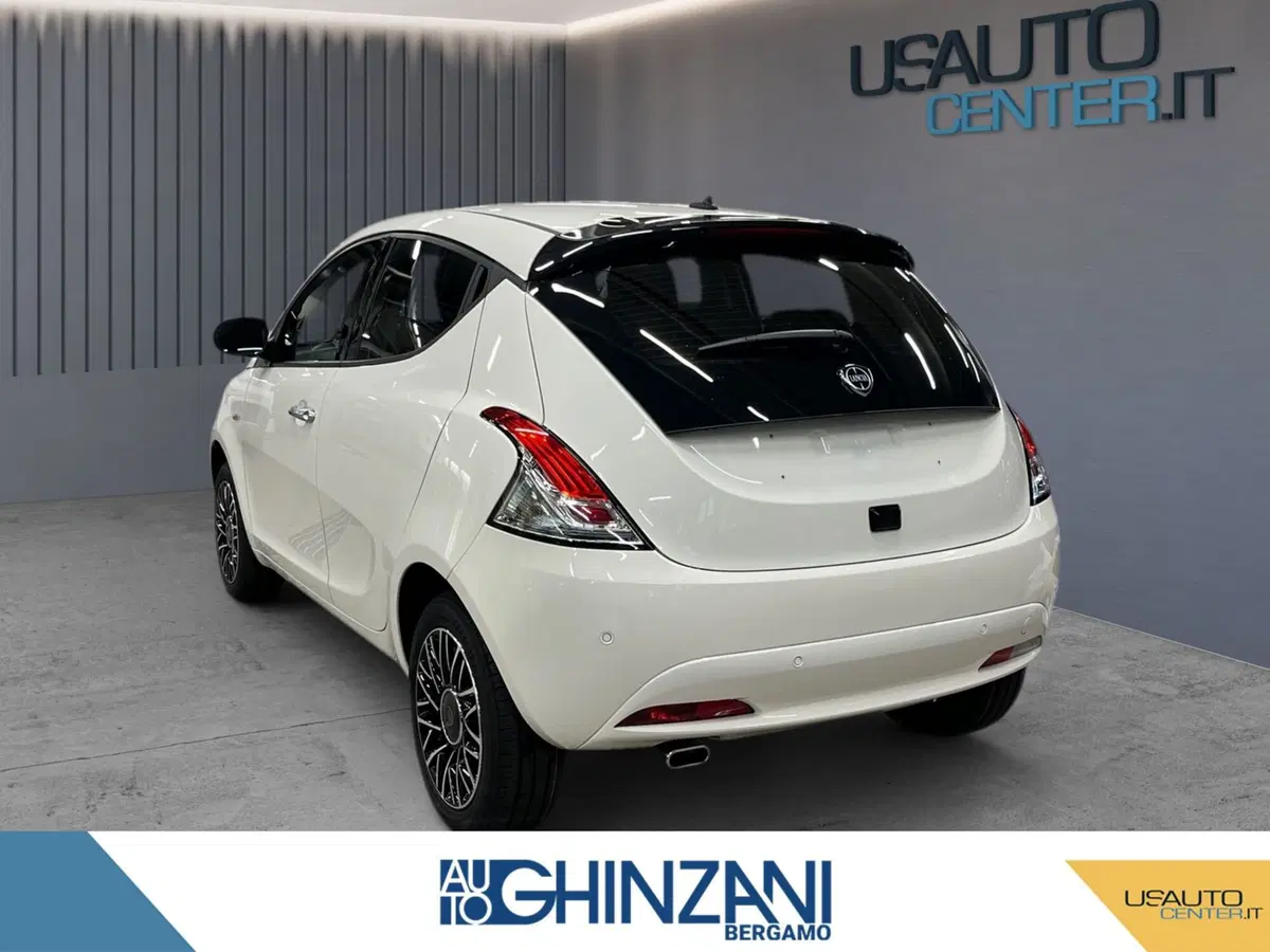 Lancia Ypsilon nuova a Bergamo (3)
