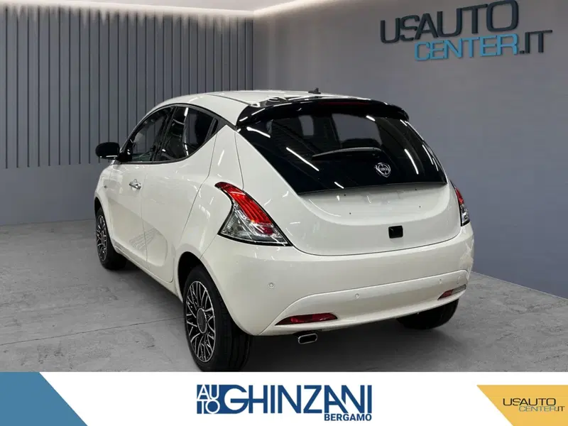 Lancia Ypsilon nuova a Bergamo (3)