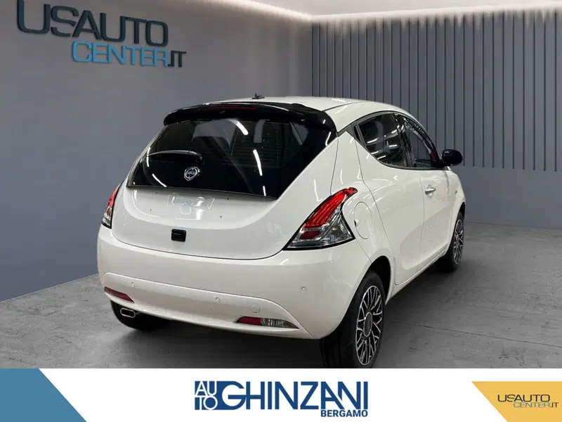 Lancia Ypsilon nuova a Bergamo (5)