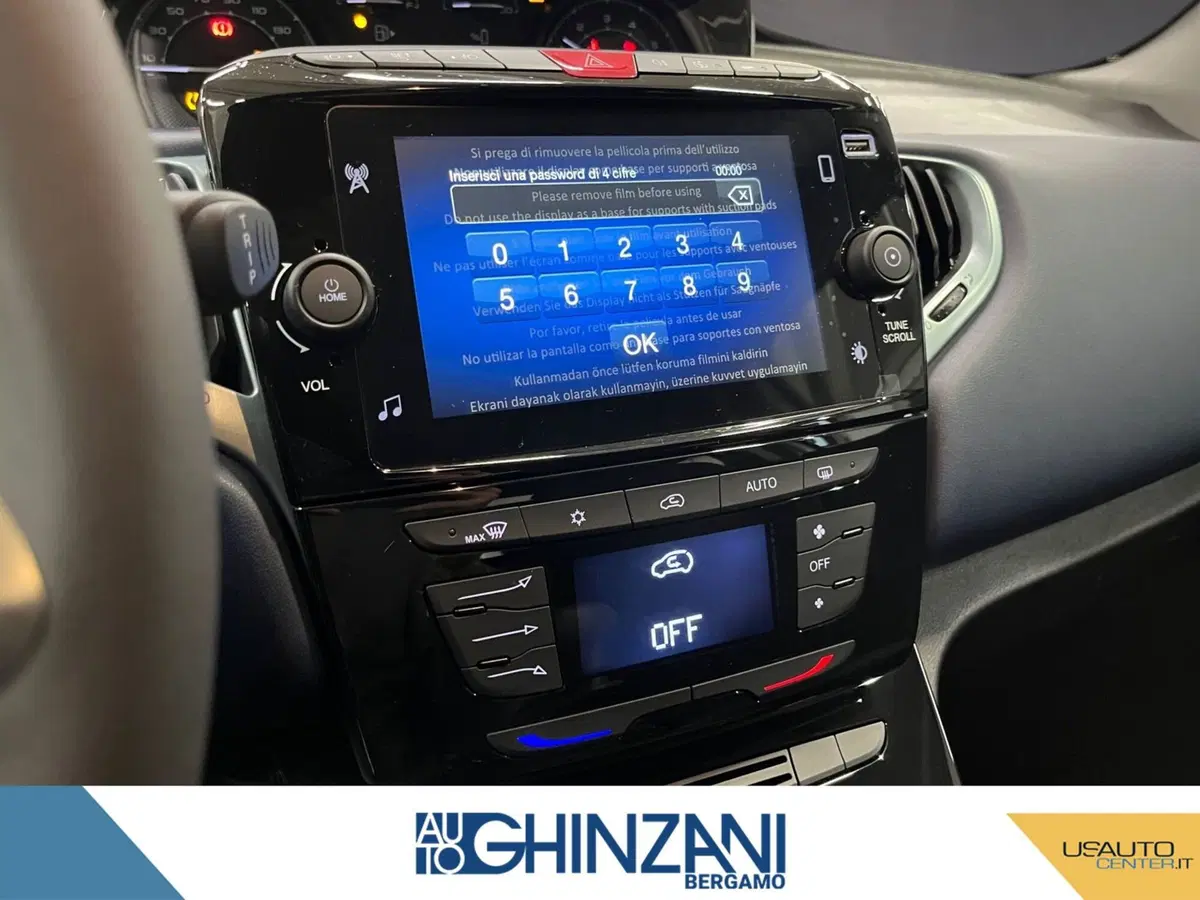 Lancia Ypsilon nuova a Bergamo (8)