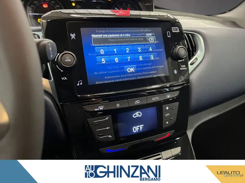 Lancia Ypsilon nuova a Bergamo (8)