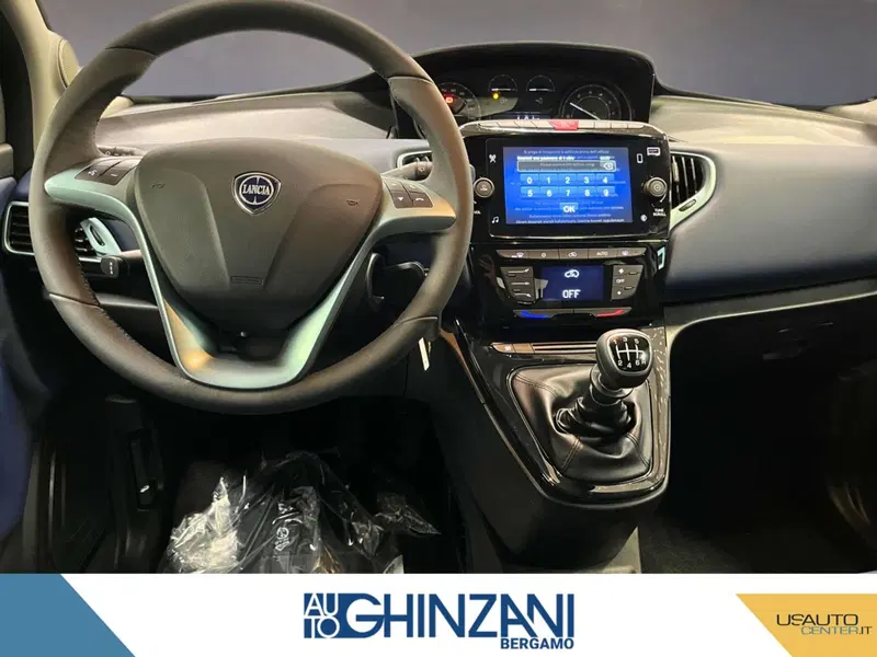 Lancia Ypsilon nuova a Bergamo (9)