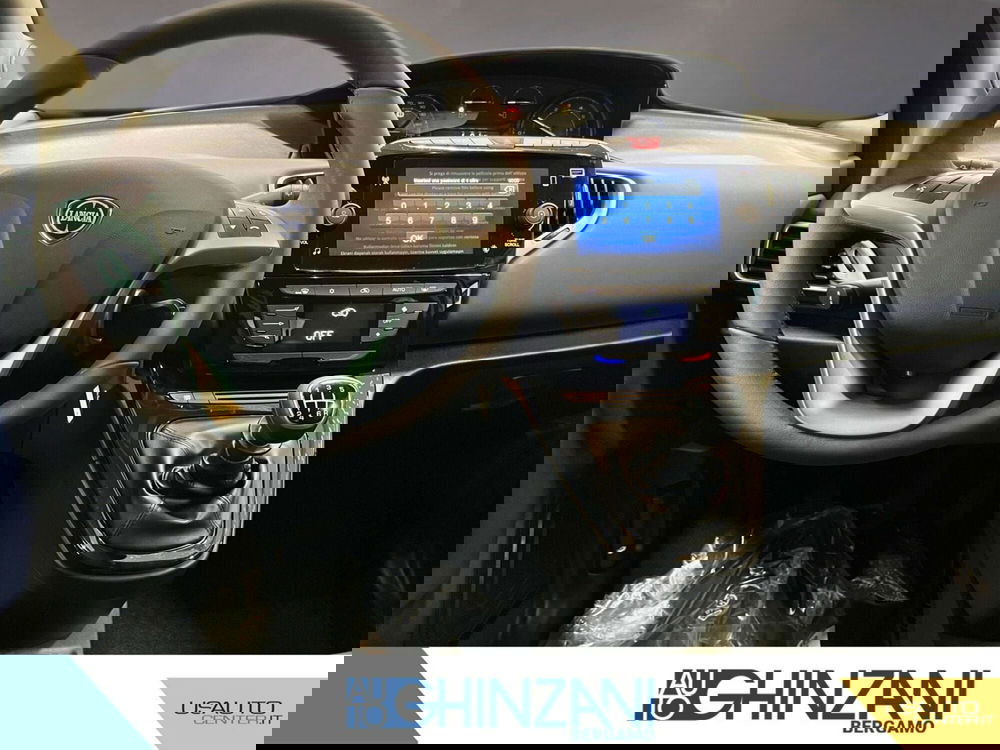 Lancia Ypsilon nuova a Bergamo (9)