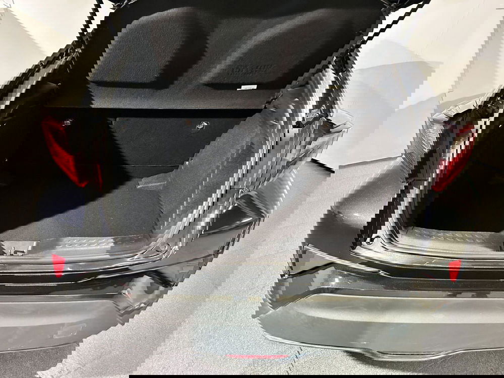 Toyota Toyota C-HR usata a Milano (11)