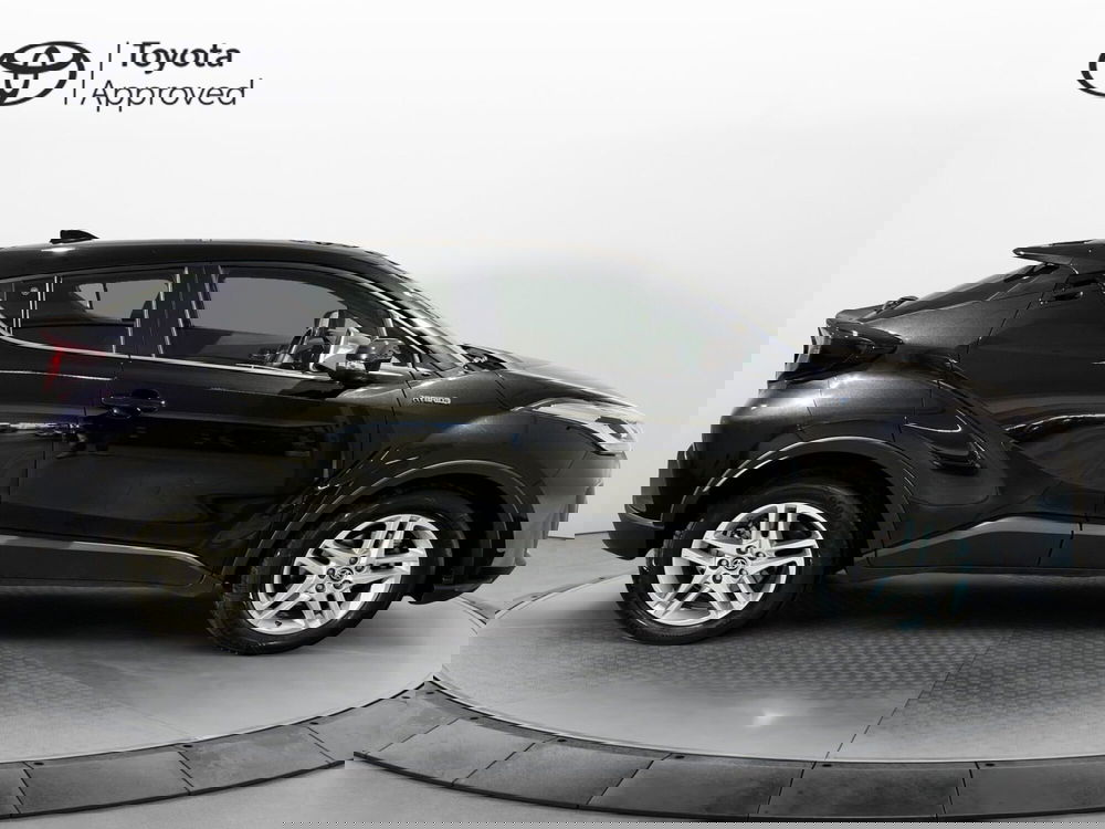 Toyota Toyota C-HR usata a Milano (14)