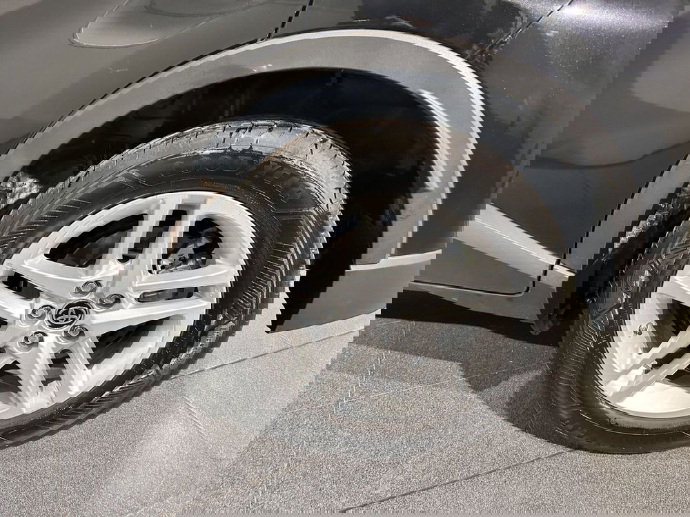 Toyota Toyota C-HR usata a Milano (15)