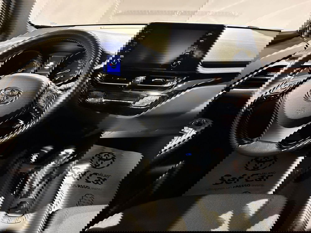 Toyota Toyota C-HR usata a Milano (9)