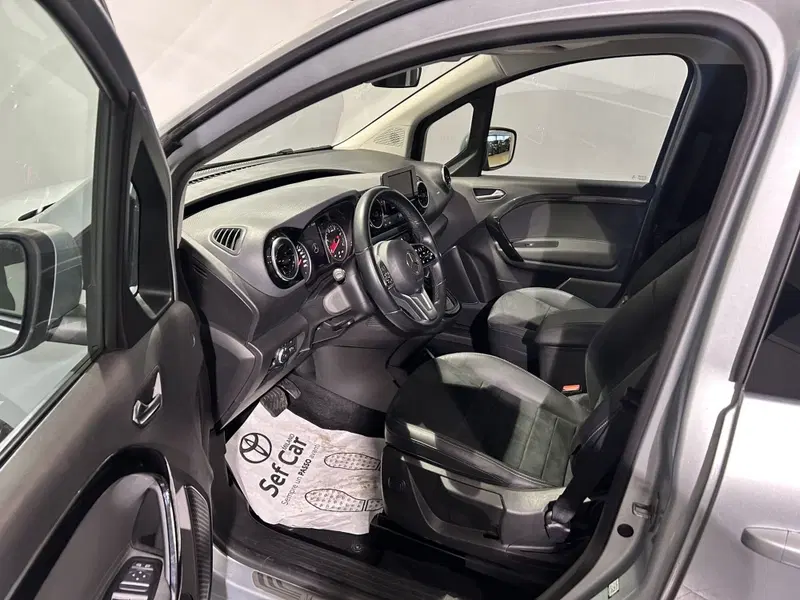 Mercedes-Benz Classe T usata a Milano (13)