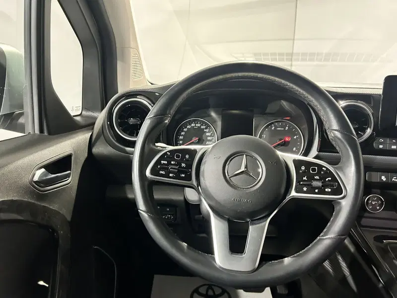 Mercedes-Benz Classe T usata a Milano (8)