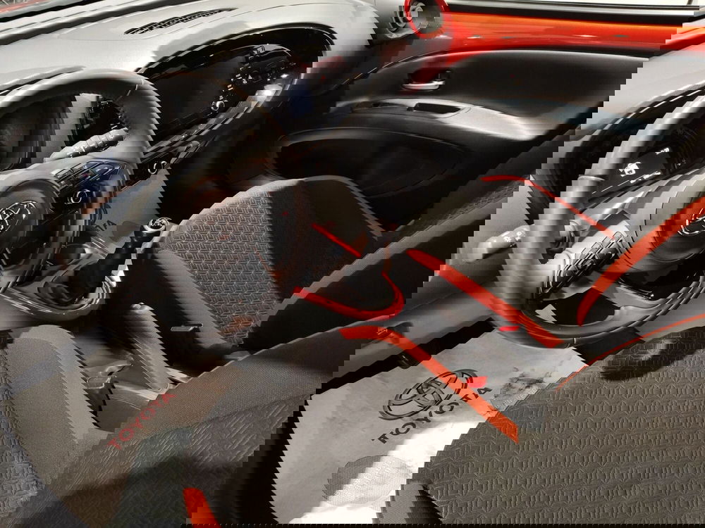 Toyota Aygo X usata a Roma (12)