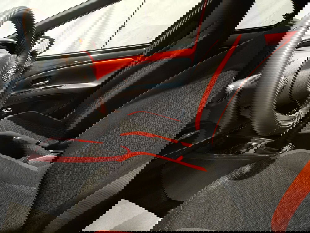 Toyota Aygo X usata a Roma (14)