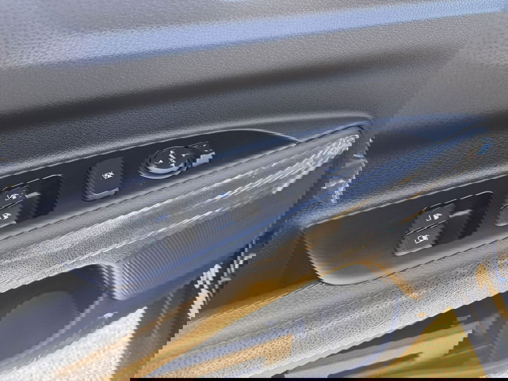 Kia Stonic nuova a La Spezia (12)