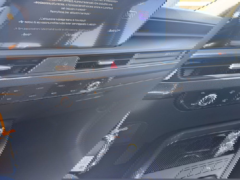 Kia Stonic nuova a La Spezia (17)