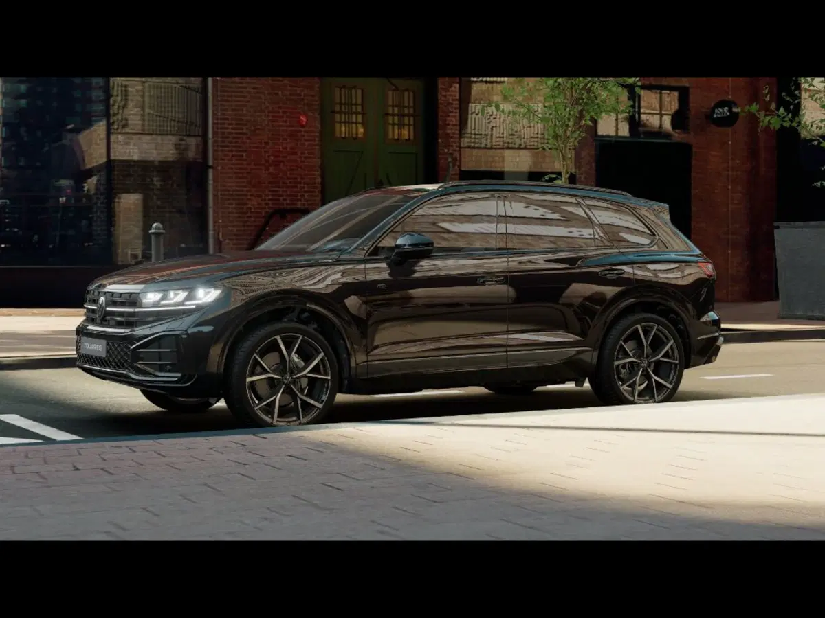 Volkswagen Touareg nuova a Livorno (2)