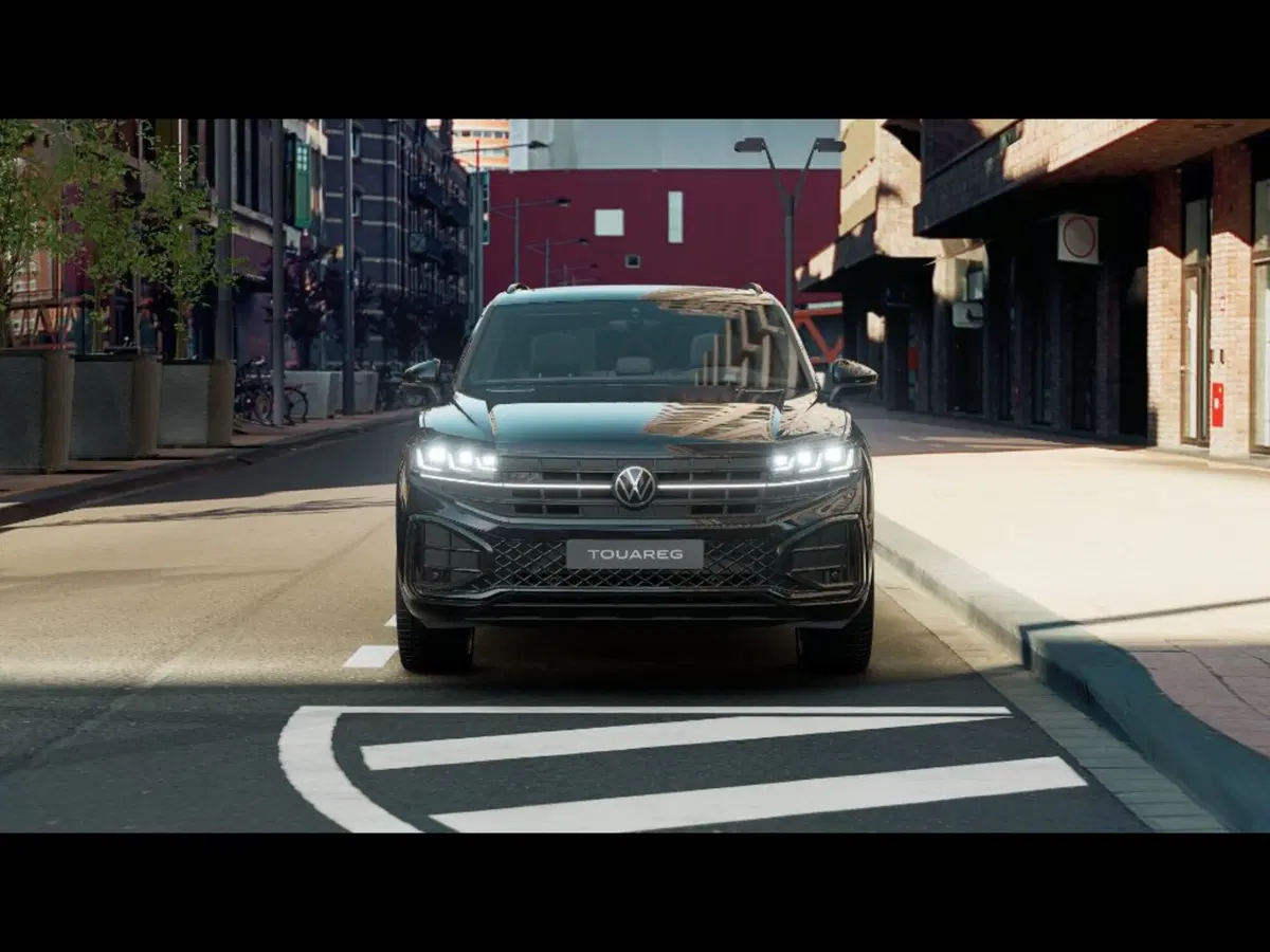 Volkswagen Touareg nuova a Livorno (5)