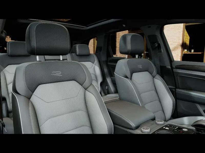 Volkswagen Touareg nuova a Livorno (8)
