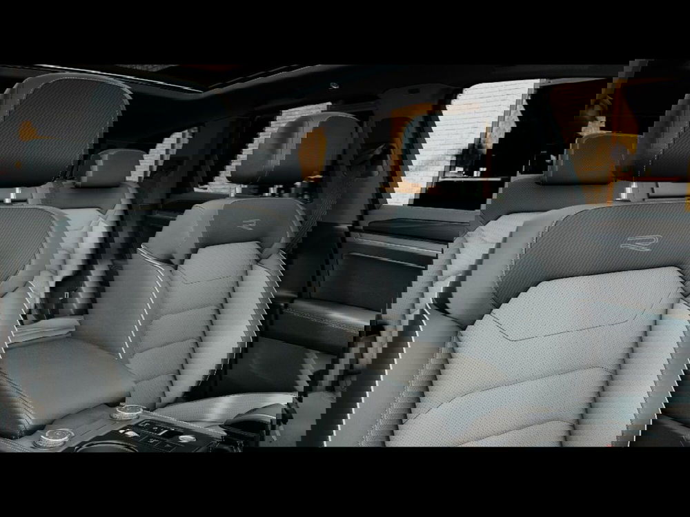 Volkswagen Touareg nuova a Livorno (8)