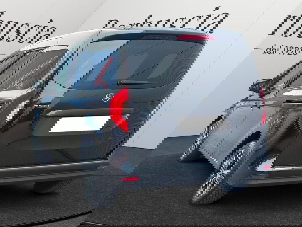 Mercedes-Benz Classe T nuova a Pescara (2)