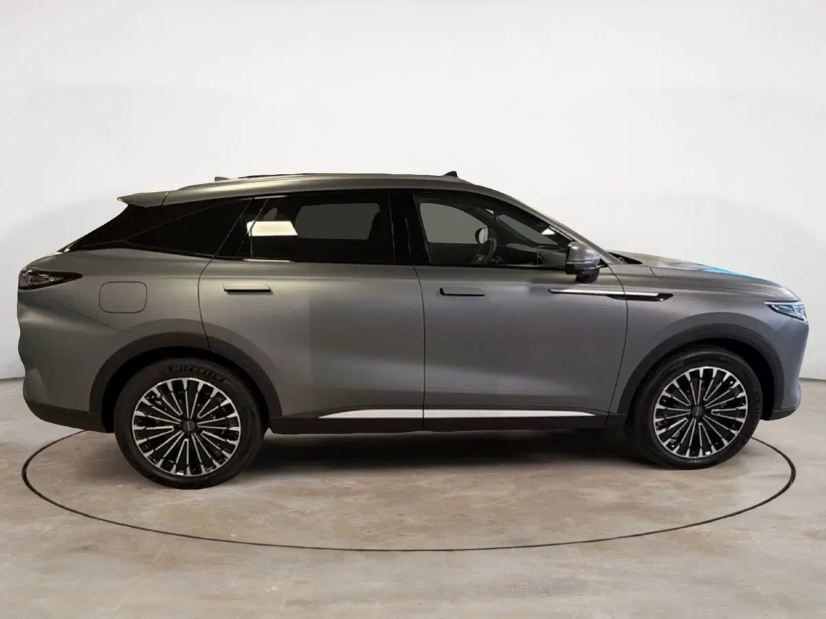Omoda Omoda 9 SHS-P nuova a Vercelli (7)