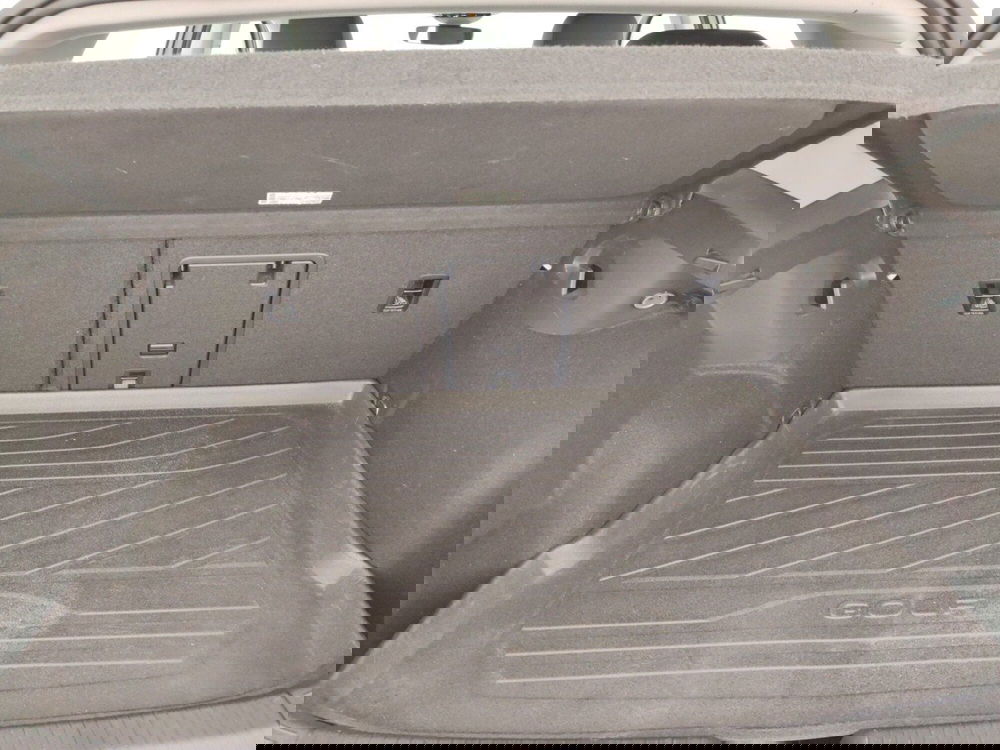 Volkswagen Golf usata a Massa-Carrara (16)