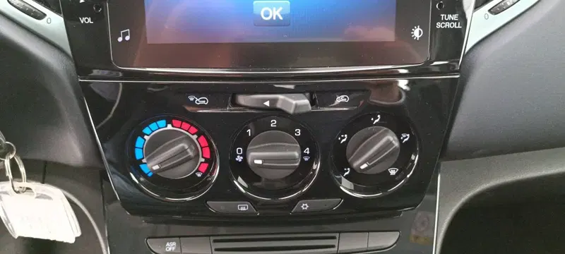 Lancia Ypsilon usata a Treviso (17)