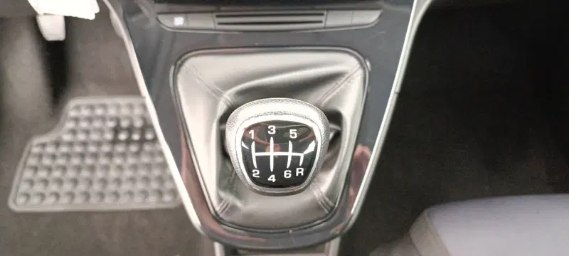 Lancia Ypsilon usata a Treviso (18)