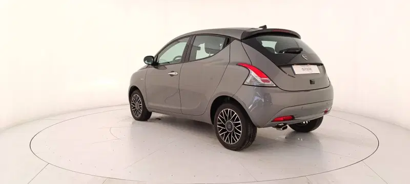 Lancia Ypsilon usata a Treviso (4)