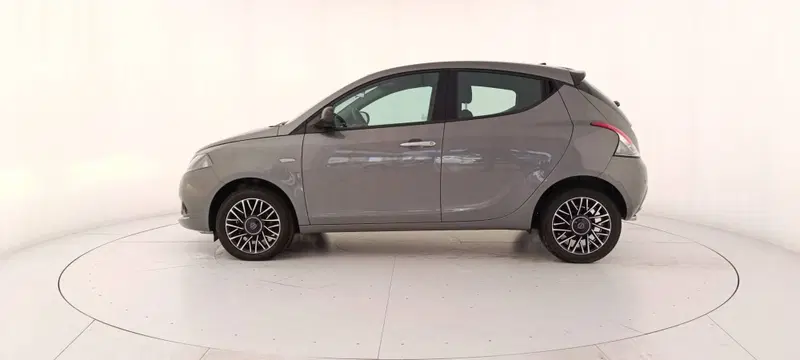 Lancia Ypsilon usata a Treviso (8)
