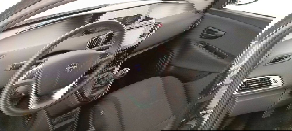 Lancia Ypsilon usata a Treviso (9)