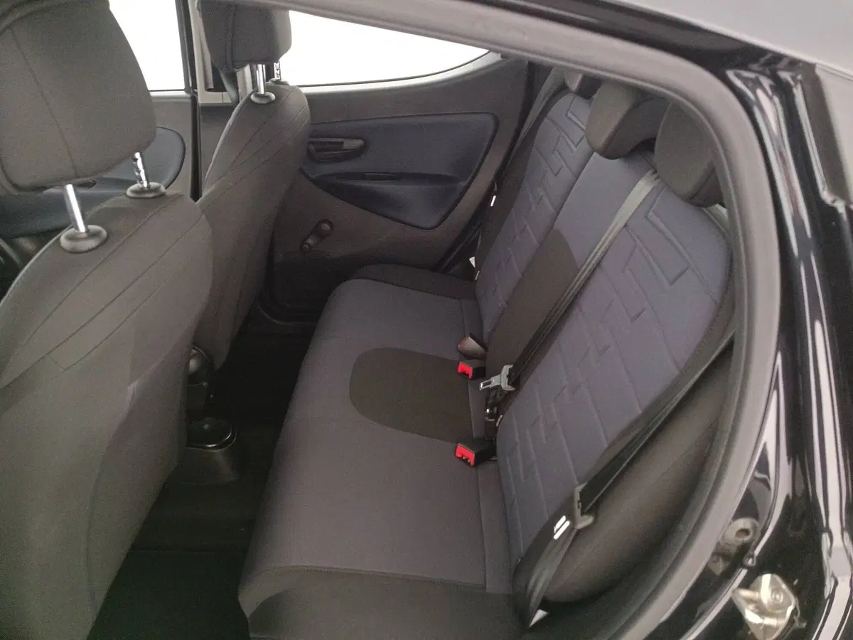 Lancia Ypsilon usata a Treviso (12)