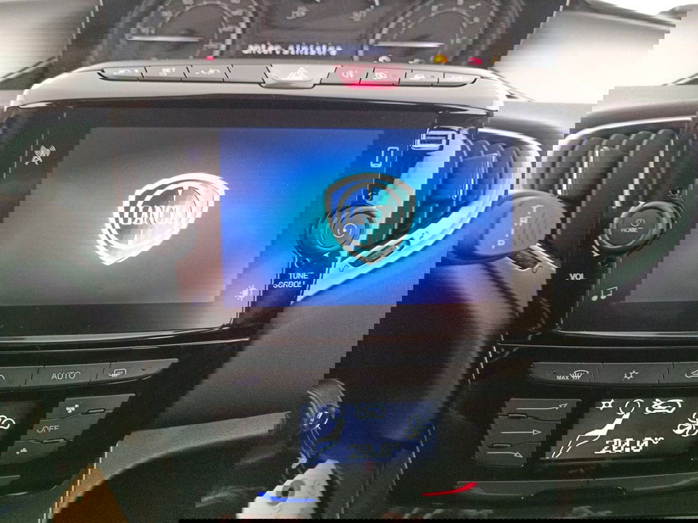 Lancia Ypsilon usata a Treviso (15)